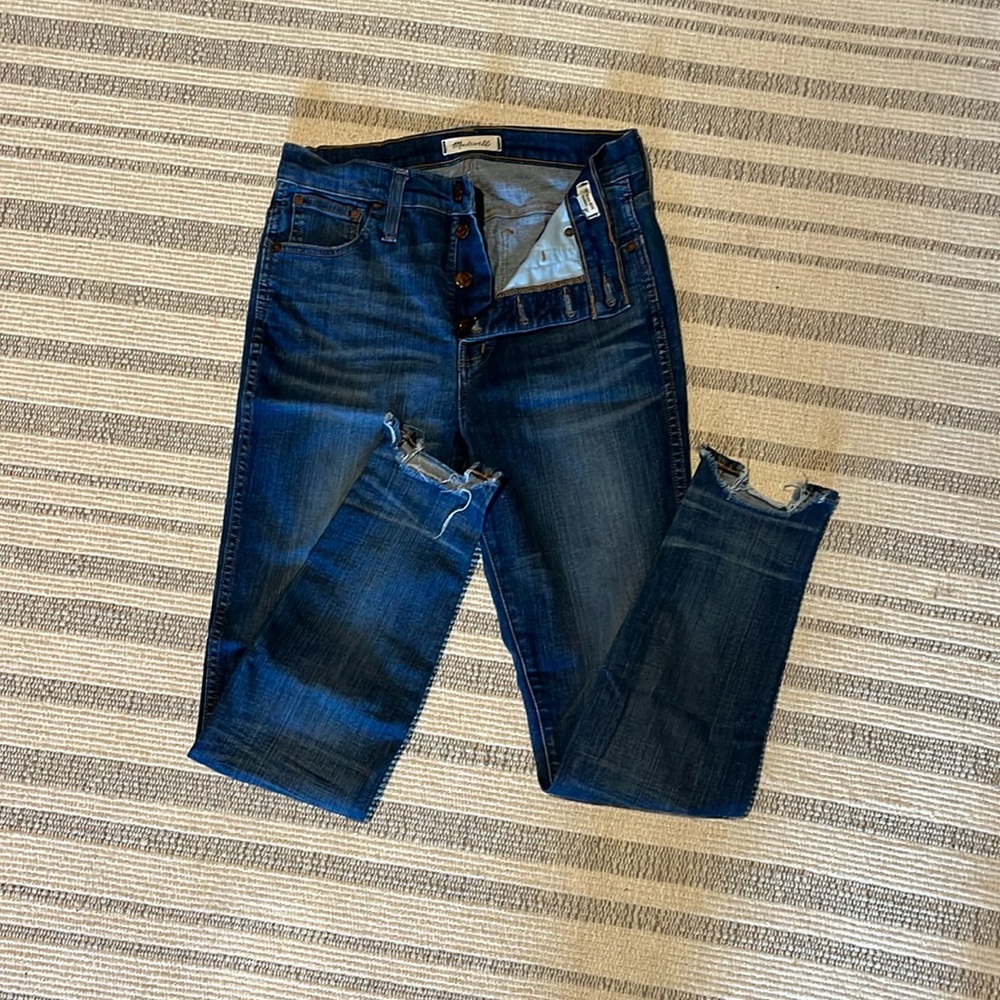 Madewell 10” High Rise Skinny jeans w ripped ankles